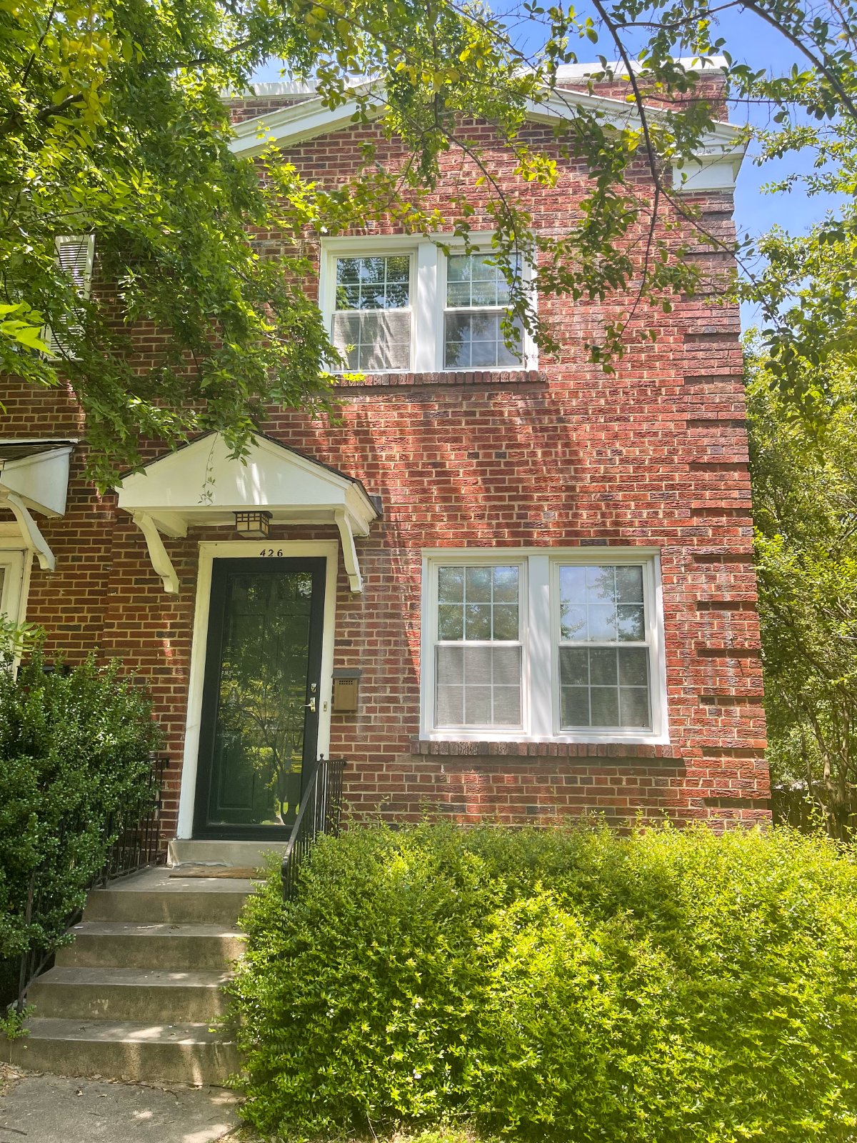 426 E Nelson Ave